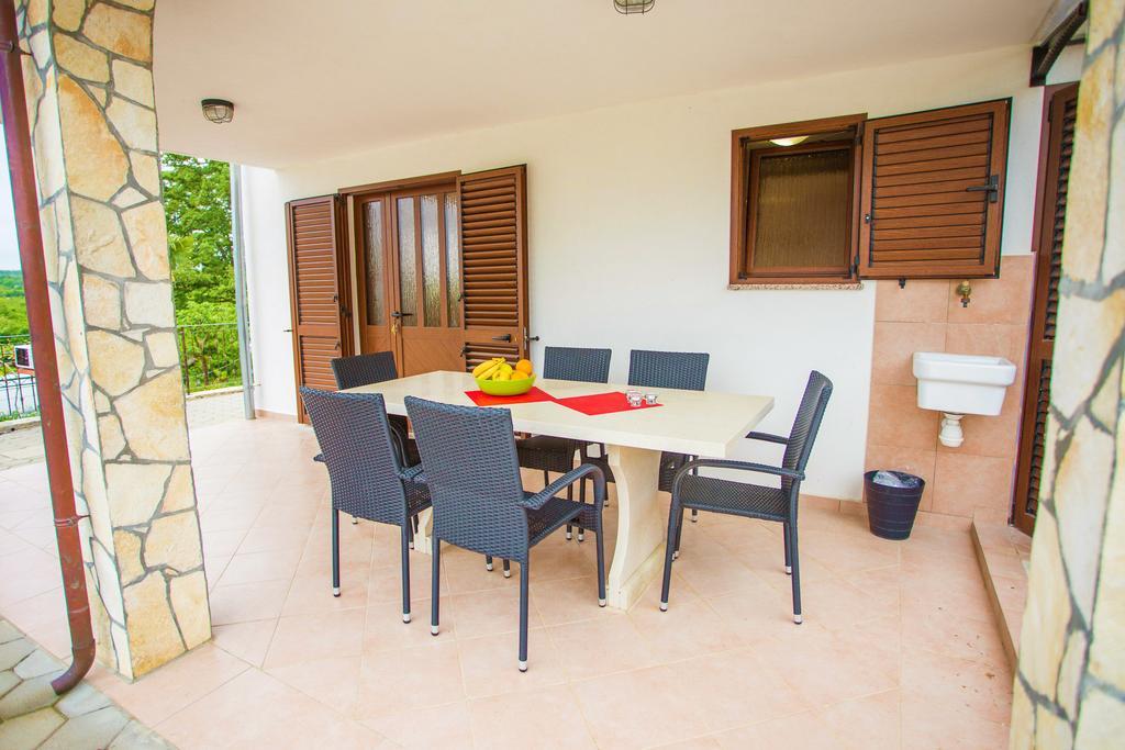 Villa Lara Karojba Szoba fotó