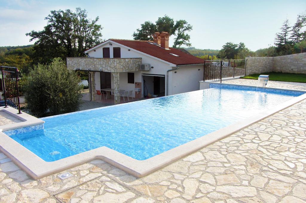 Villa Lara Karojba Szoba fotó
