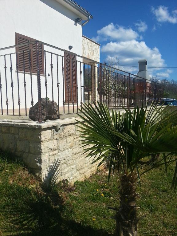Villa Lara Karojba Szoba fotó