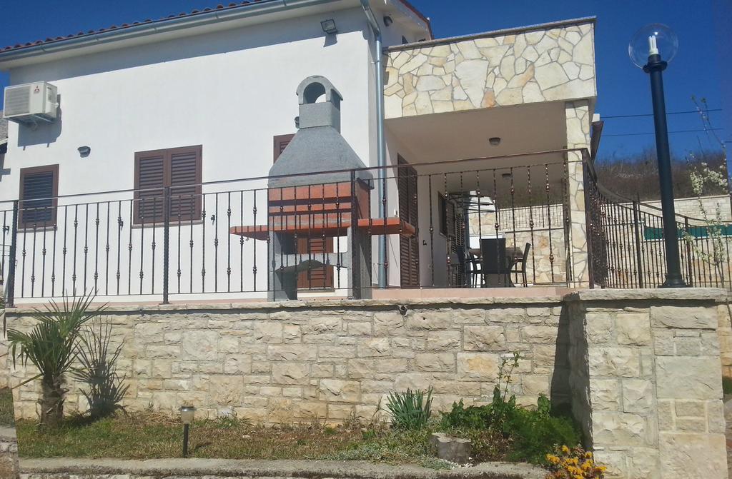 Villa Lara Karojba Szoba fotó
